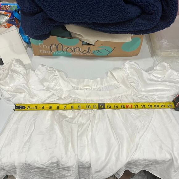 New H&M White Square Neck Peasant Flowy Pirate Top Womens Size Small Renaissance - Picture 6 of 7